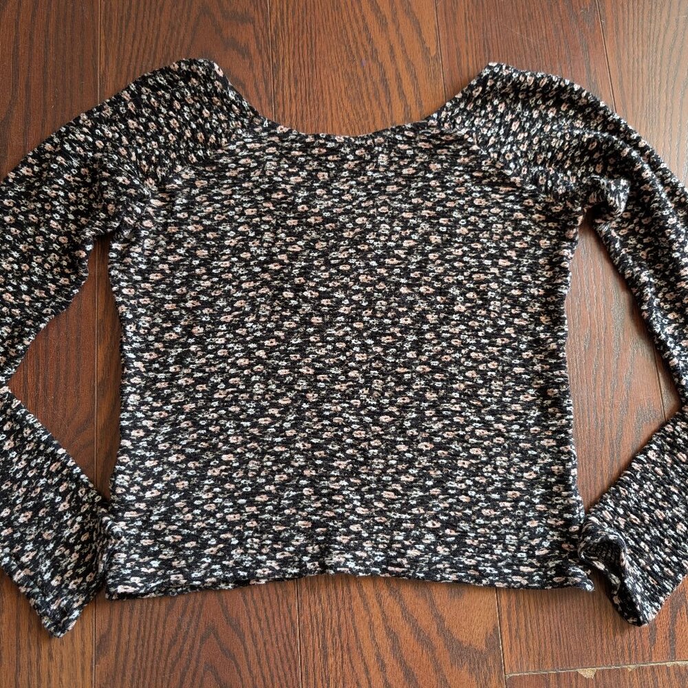 Hollister Black Ditsy Moody Floral Long Sleeve V Neck M Peasant Girly
